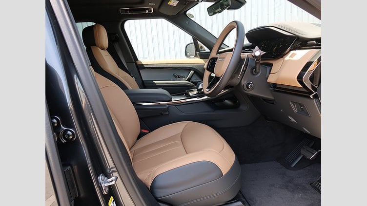 2024 認定中古車 Land Rover Range Rover Sport カルパチアングレイ D300マイルドハイブリッド スタンダードホイールベース Dynamic HSE