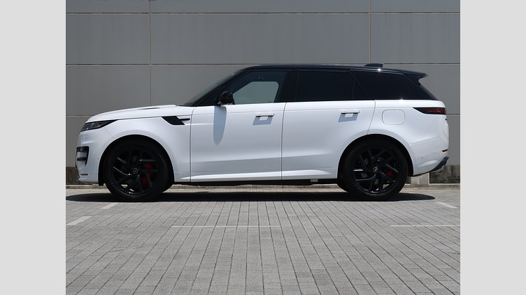 2025 認定中古車 Land Rover Range Rover Sport オストゥーニパールホワイト P550eプラグインハイブリッド（ガソリン） スタンダードホイールベース Dynamic SE
