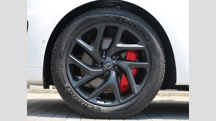 2025 認定中古車 Land Rover Range Rover Sport オストゥーニパールホワイト P550eプラグインハイブリッド（ガソリン） スタンダードホイールベース Dynamic SE