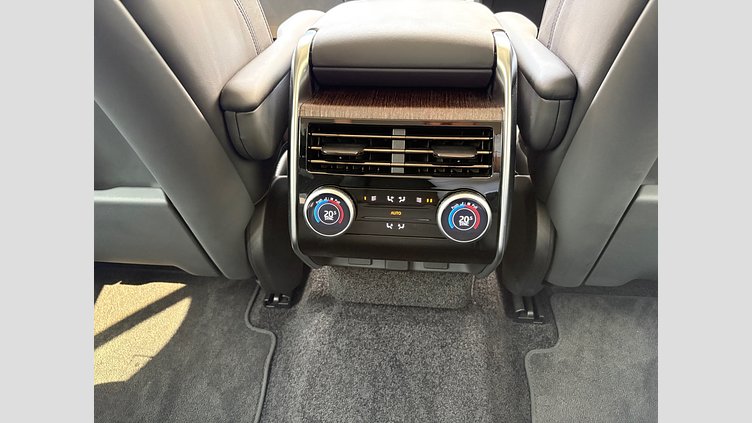 2023 認定中古車 Land Rover Range Rover フジホワイト D300 AWD MHEV（AT） スタンダードホイールベース SE