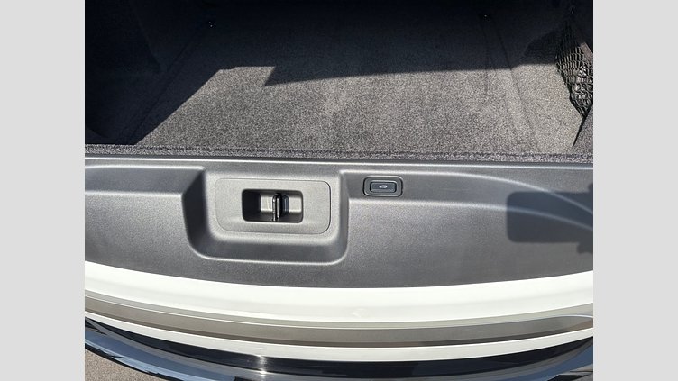 2023 認定中古車 Land Rover Range Rover フジホワイト D300 AWD MHEV（AT） スタンダードホイールベース SE