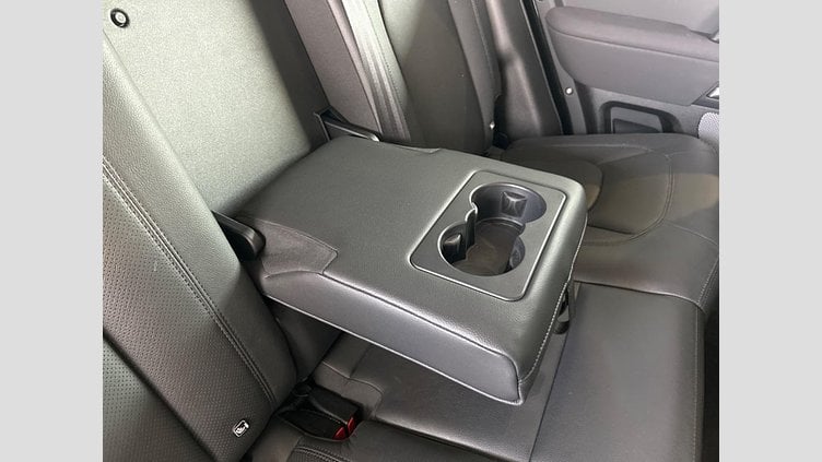 2023 認定中古車 Land Rover Defender 110 サントリーニブラック D300 AWD（AT） S
