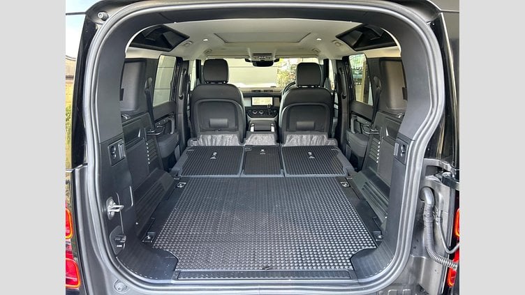 2023 認定中古車 Land Rover Defender 110 サントリーニブラック D300 AWD（AT） S