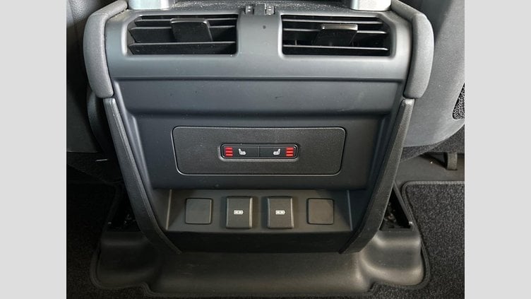 2023 認定中古車 Land Rover Defender 110 サントリーニブラック D300 AWD（AT） S