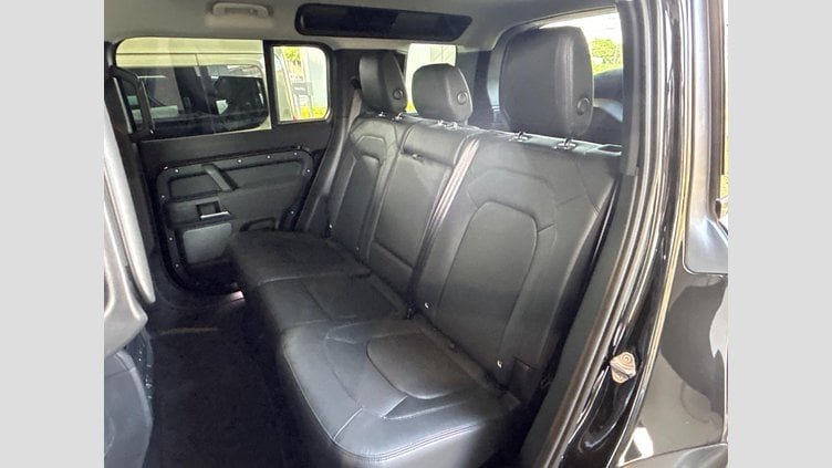 2023 認定中古車 Land Rover Defender 110 サントリーニブラック D300 AWD（AT） S