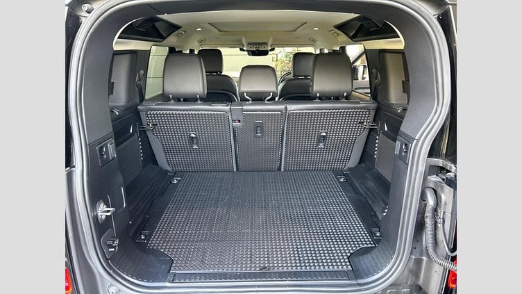 2023 認定中古車 Land Rover Defender 110 サントリーニブラック D300 AWD（AT） S