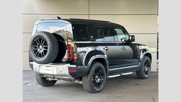 2023 認定中古車 Land Rover Defender 110 サントリーニブラック D300 AWD（AT） S