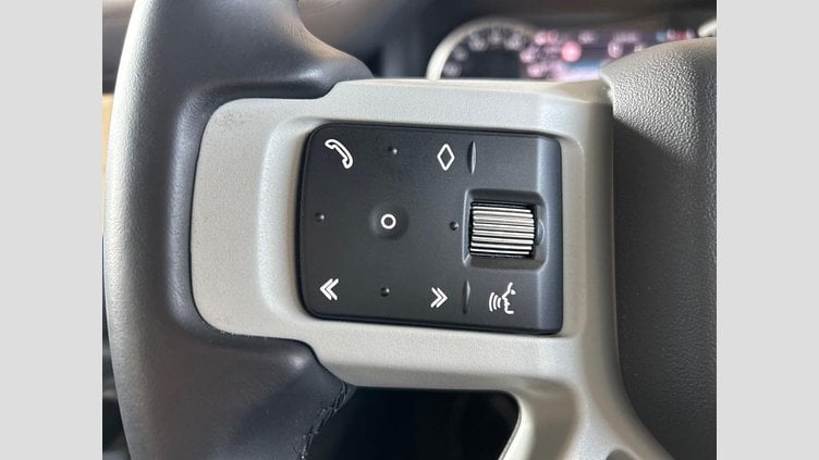 2023 認定中古車 Land Rover Defender 110 サントリーニブラック D300 AWD（AT） S