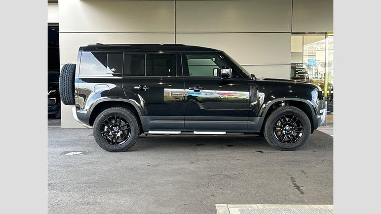 2023 認定中古車 Land Rover Defender 110 サントリーニブラック D300 AWD（AT） S