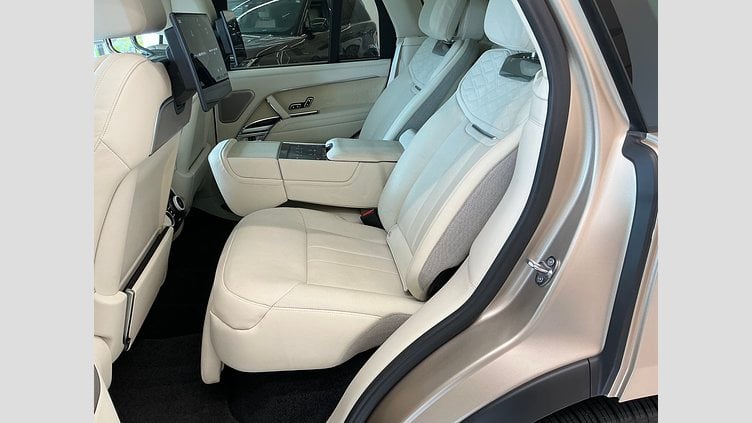 2024 認定中古車 Land Rover Range Rover サンセットゴールド - サテンフィニッシュ 615 AWD（AT） スタンダードホイールベース SV