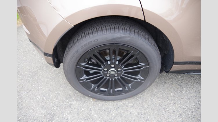 2024 認定中古車 Land Rover Range Rover Evoque コリンシアンブロンズ P300eプラグインハイブリッド（ガソリン） スタンダードホイールベース DYNAMIC HSE