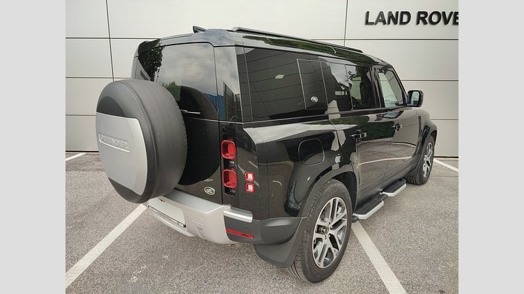 2020 JAZDENÉ VOZIDLÁ Land Rover Defender 110 Santorini Black 4x4 110 3.0 I6 P400 MHEV HSE A/T AWD
