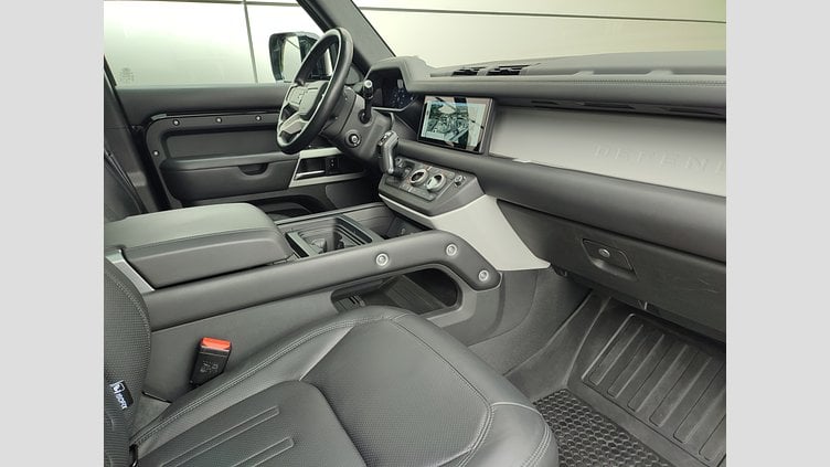2020 JAZDENÉ VOZIDLÁ Land Rover Defender 110 Santorini Black 4x4 110 3.0 I6 P400 MHEV HSE A/T AWD