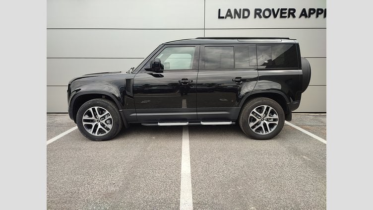 2020 JAZDENÉ VOZIDLÁ Land Rover Defender 110 Santorini Black 4x4 110 3.0 I6 P400 MHEV HSE A/T AWD