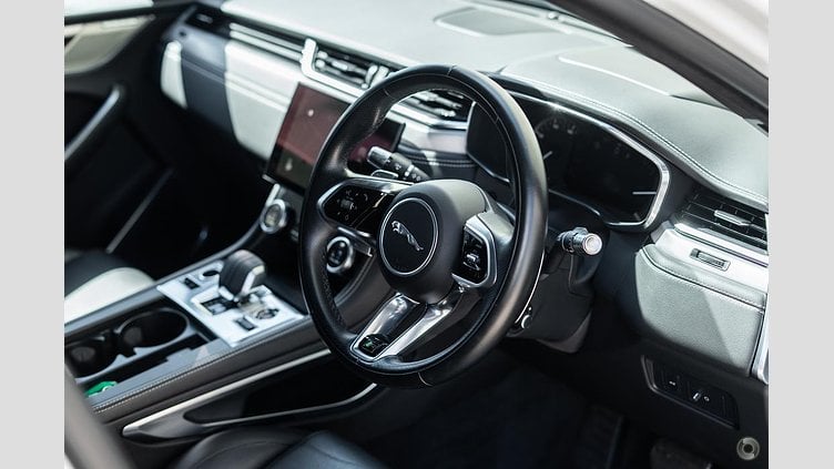 2022 Approved Jaguar F-Pace Fuji White P250 AWD AUTOMATIC R-DYNAMIC SE