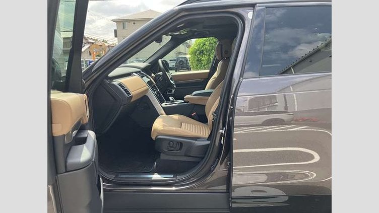 2024 認定中古車 Land Rover Discovery シャラントグレイ D300マイルドハイブリッド（ディーゼル） スタンダードホイールベース Metropolitan Edition