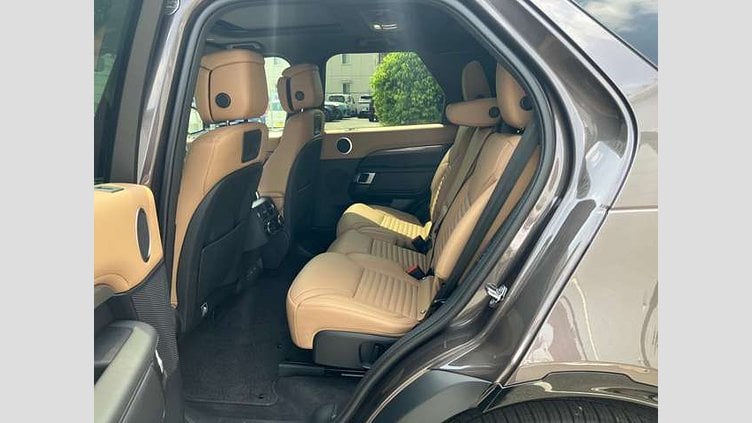 2024 認定中古車 Land Rover Discovery シャラントグレイ D300マイルドハイブリッド（ディーゼル） スタンダードホイールベース Metropolitan Edition