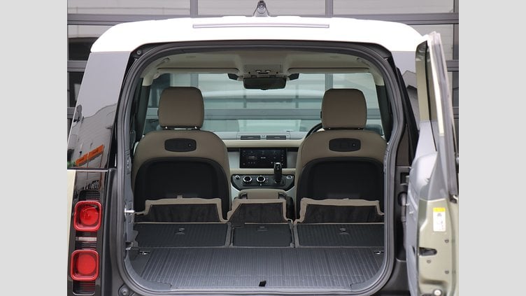 2021 認定中古車 Land Rover Defender 110 パンゲアグリーン P300 AWD（AT） S E