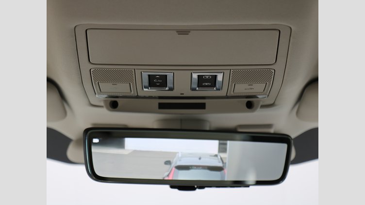 2021 認定中古車 Land Rover Defender 110 パンゲアグリーン P300 AWD（AT） S E