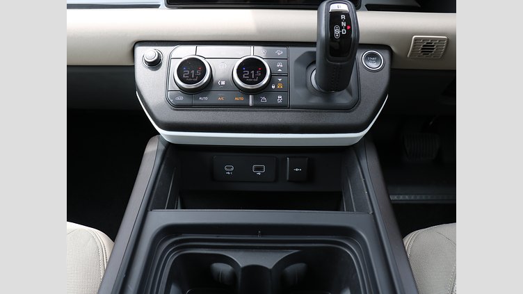 2021 認定中古車 Land Rover Defender 110 パンゲアグリーン P300 AWD（AT） S E