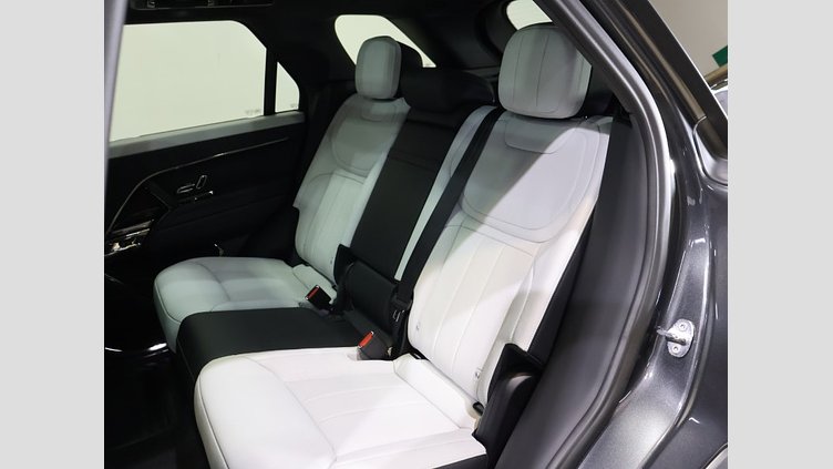 2023 認定中古車 Land Rover Range Rover Sport カルパチアングレイ 3.0リッター6気筒300PSターボチャージドディーゼルMHEV（オートマチック） AUTOBIOGRAPHY