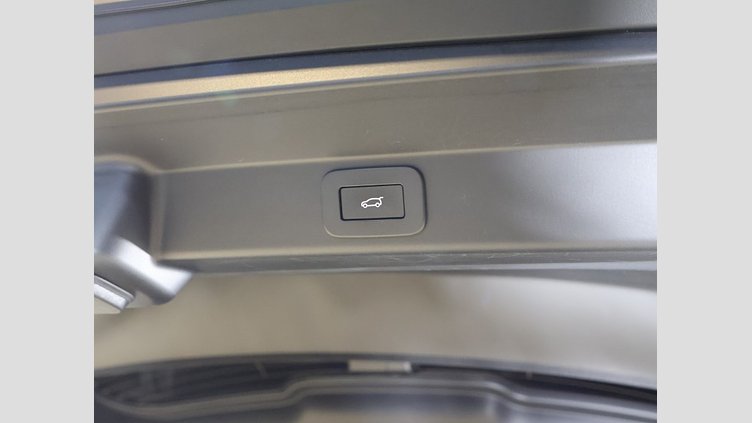 2023 認定中古車 Land Rover Range Rover Sport カルパチアングレイ 3.0リッター6気筒300PSターボチャージドディーゼルMHEV（オートマチック） AUTOBIOGRAPHY