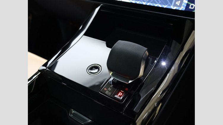 2024 認定中古車 Land Rover Range Rover Sport ジオラグリーン D300マイルドハイブリッド スタンダードホイールベース Dynamic SE