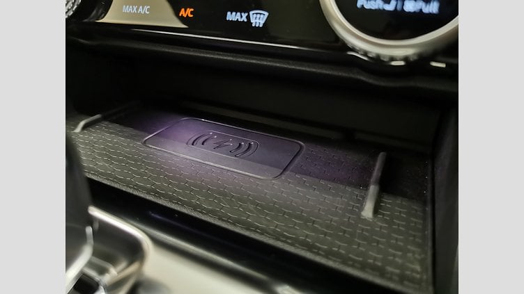 2024 認定中古車 Jaguar F-Pace アイガーグレイ P250 AWD（オートマチック） R-DYNAMIC SE