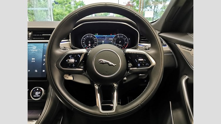 2024 認定中古車 Jaguar F-Pace アイガーグレイ P250 AWD（オートマチック） R-DYNAMIC SE