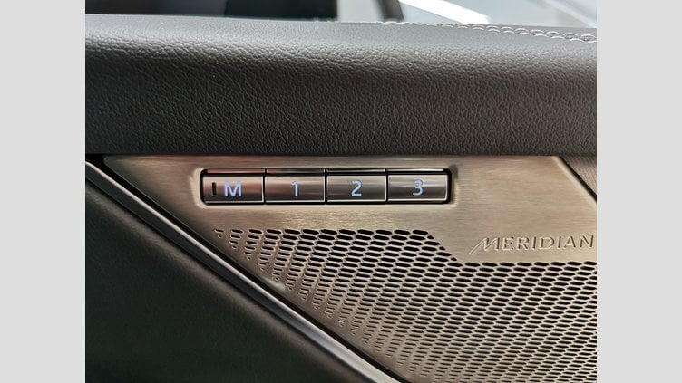 2024 認定中古車 Jaguar F-Pace アイガーグレイ P250 AWD（オートマチック） R-DYNAMIC SE