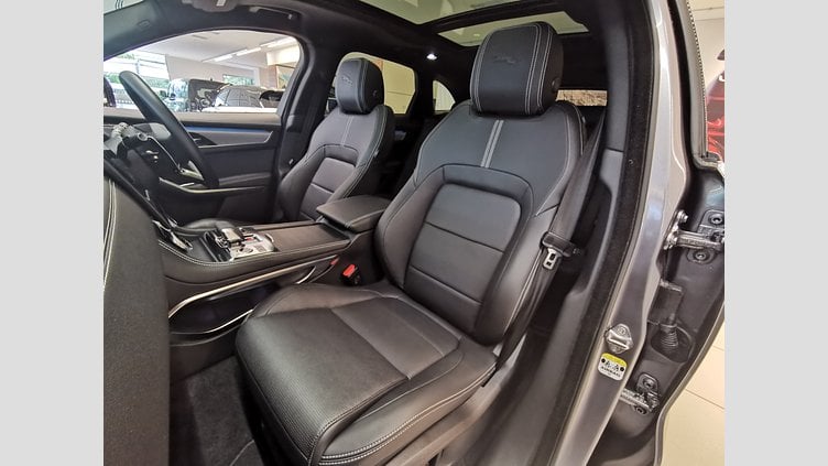2024 認定中古車 Jaguar F-Pace アイガーグレイ P250 AWD（オートマチック） R-DYNAMIC SE