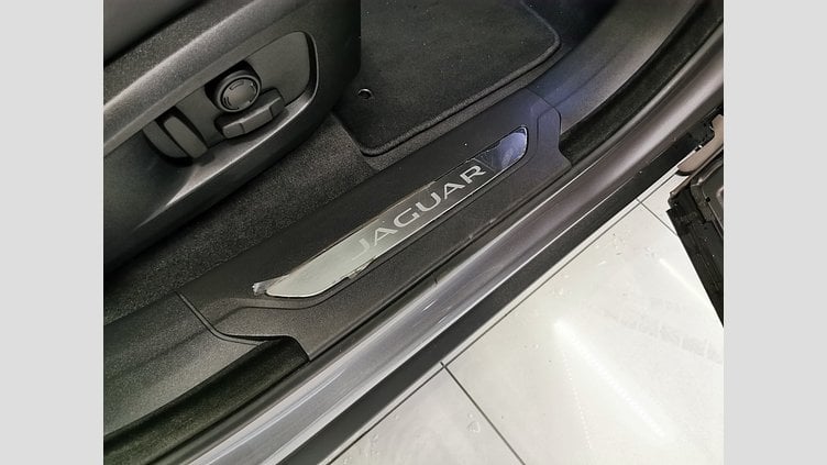 2024 認定中古車 Jaguar F-Pace アイガーグレイ P250 AWD（オートマチック） R-DYNAMIC SE