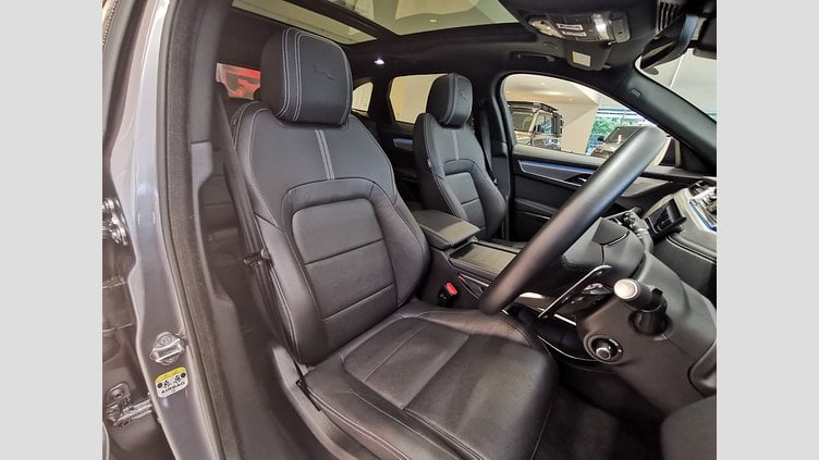 2024 認定中古車 Jaguar F-Pace アイガーグレイ P250 AWD（オートマチック） R-DYNAMIC SE