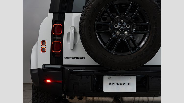 2023 認定中古車 Land Rover Defender 110 フジホワイト D300 AWD（AT） S