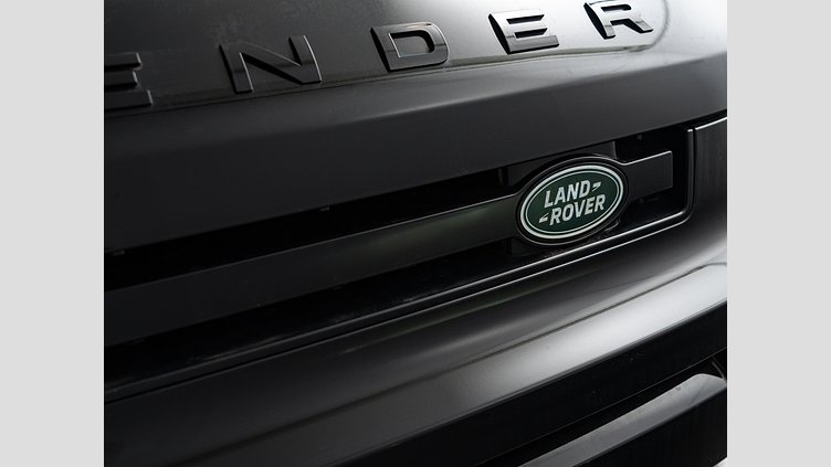 2023 認定中古車 Land Rover Defender 110 サントリーニブラック D300 AWD（AT） S