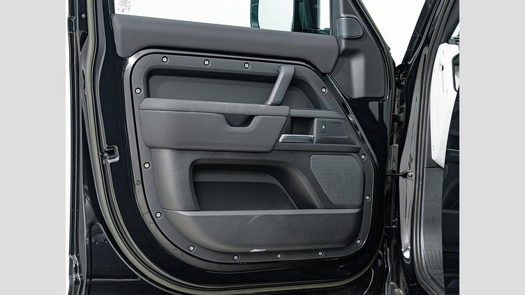 2023 認定中古車 Land Rover Defender 110 サントリーニブラック D300 AWD（AT） S