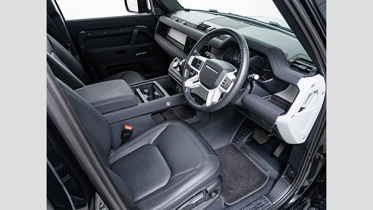 2023 認定中古車 Land Rover Defender 110 サントリーニブラック D300 AWD（AT） S