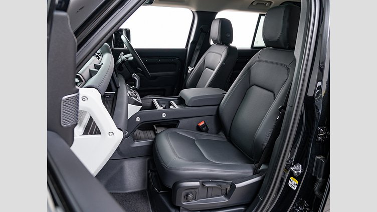 2023 認定中古車 Land Rover Defender 110 サントリーニブラック D300 AWD（AT） S