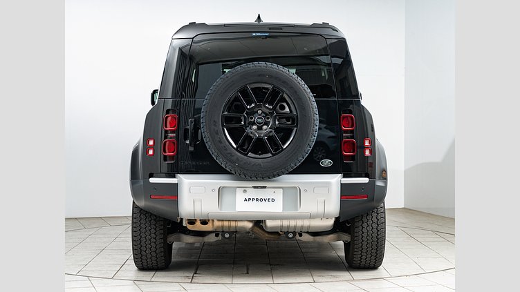 2023 認定中古車 Land Rover Defender 110 サントリーニブラック D300 AWD（AT） S