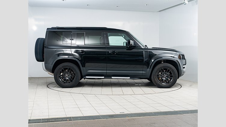 2023 認定中古車 Land Rover Defender 110 サントリーニブラック D300 AWD（AT） S