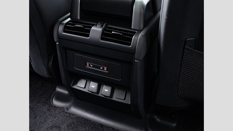 2023 認定中古車 Land Rover Defender 110 サントリーニブラック D300 AWD（AT） S