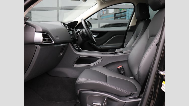 2020 中古 Jaguar F-Pace Santorini Black 2.0 litre i4D Diesel Pure