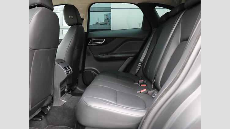 2020 中古 Jaguar F-Pace Santorini Black 2.0 litre i4D Diesel Pure