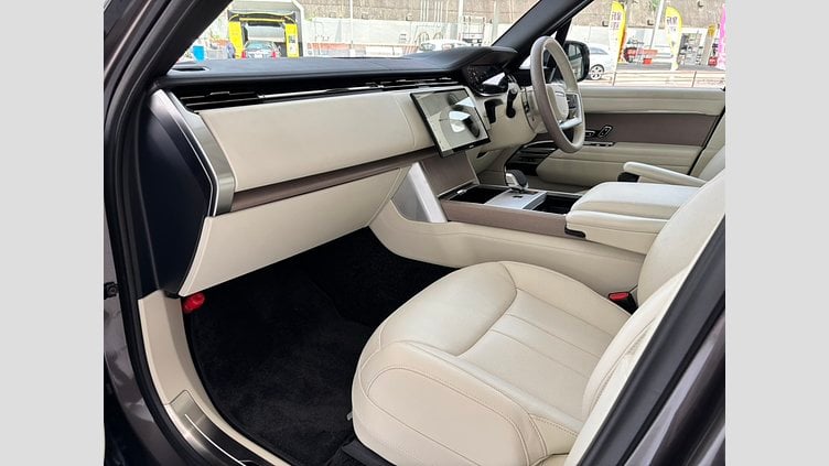 2025 認定中古車 Land Rover Range Rover シャラントグレイ P550 AWD PHEV（AT） スタンダードホイールベース Autobiography