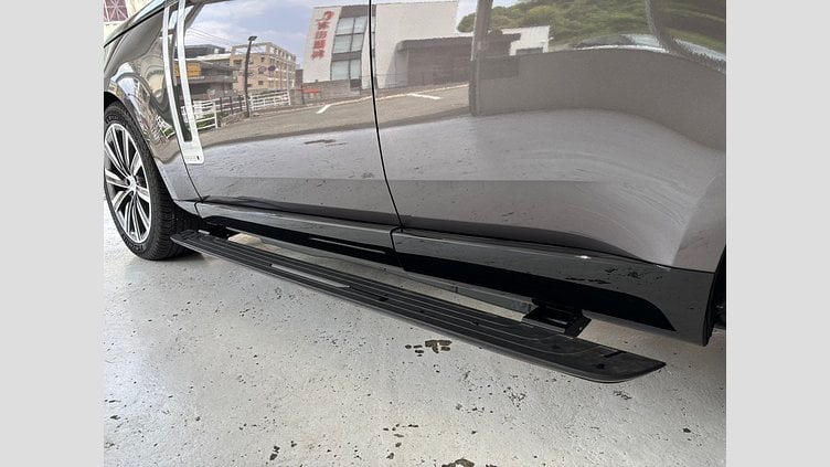 2025 認定中古車 Land Rover Range Rover シャラントグレイ P550 AWD PHEV（AT） スタンダードホイールベース Autobiography
