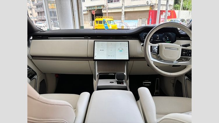 2025 認定中古車 Land Rover Range Rover シャラントグレイ P550 AWD PHEV（AT） スタンダードホイールベース Autobiography