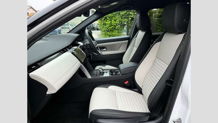 2024 認定中古車 Land Rover Discovery Sport オストゥーニパールホワイト P300eプラグインハイブリッド（ガソリン） 標準ホイール DYNAMIC HSE