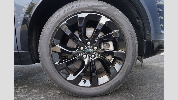 2024 認定中古車 Land Rover Discovery Sport ヴァレジネブルー D200マイルドハイブリッド（ディーゼル） 標準ホイール DYNAMIC SE