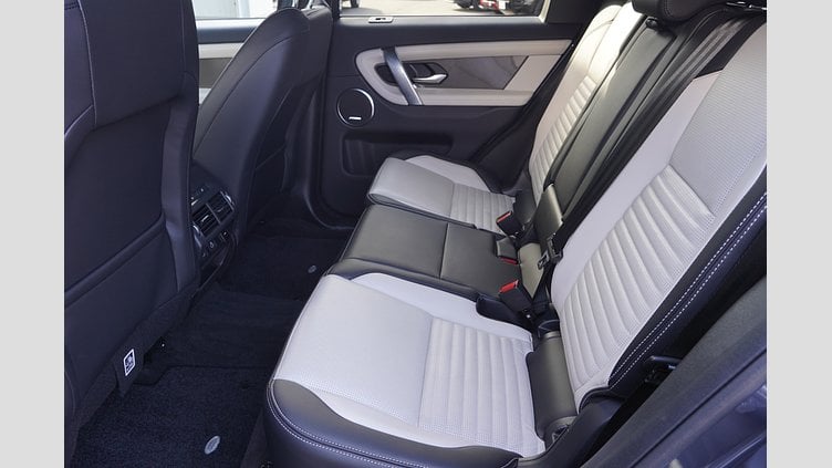 2024 認定中古車 Land Rover Discovery Sport ヴァレジネブルー D200マイルドハイブリッド（ディーゼル） 標準ホイール DYNAMIC SE