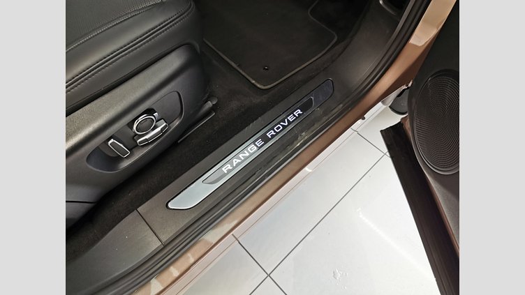 2024 認定中古車 Land Rover Range Rover Evoque コリンシアンブロンズ P250（ガソリン） スタンダードホイールベース AUTOBIOGRAPHY